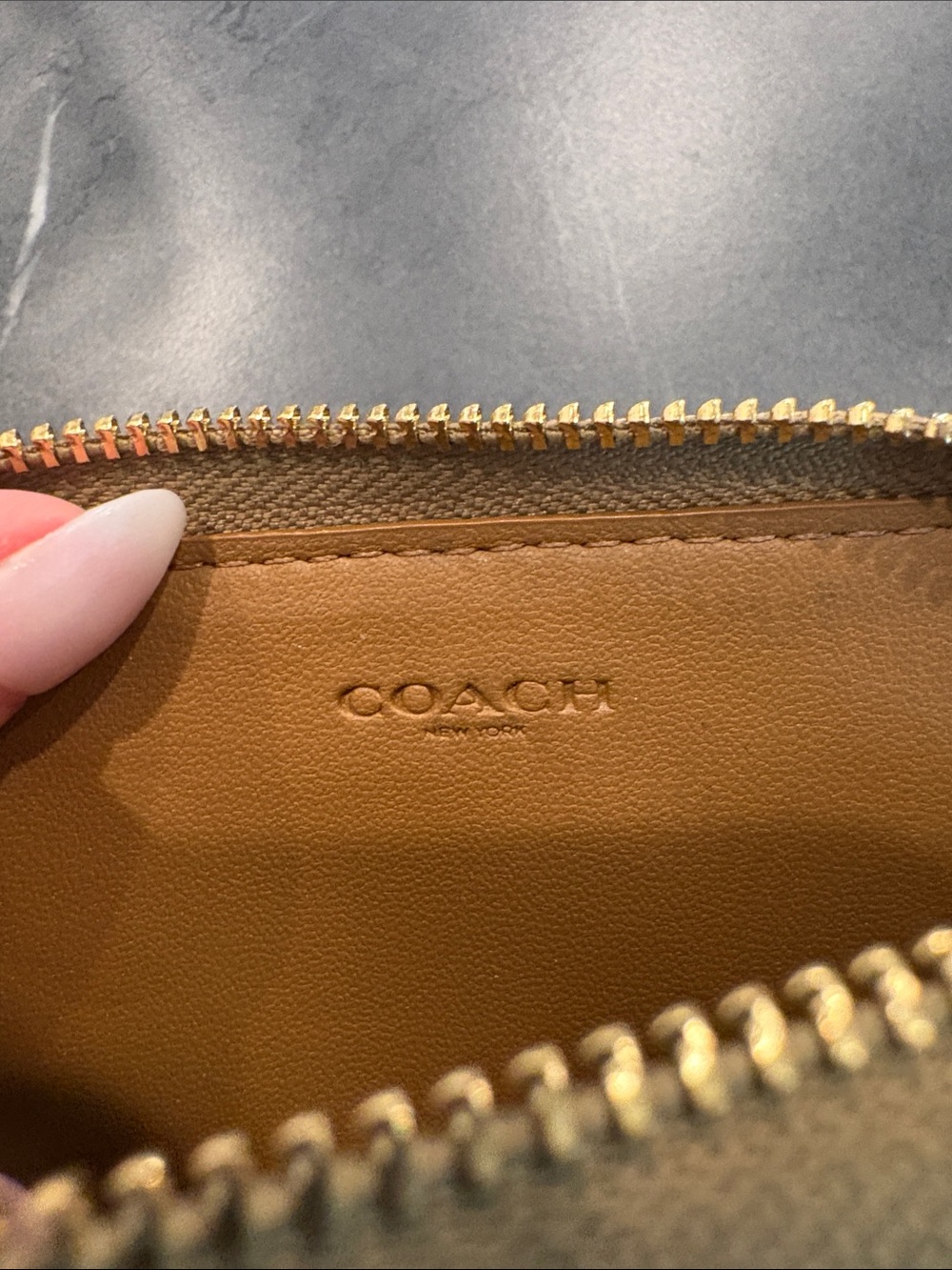Coach Metallic Gold Pebbled Leather Card Case with Chain - Picture 5 of 7